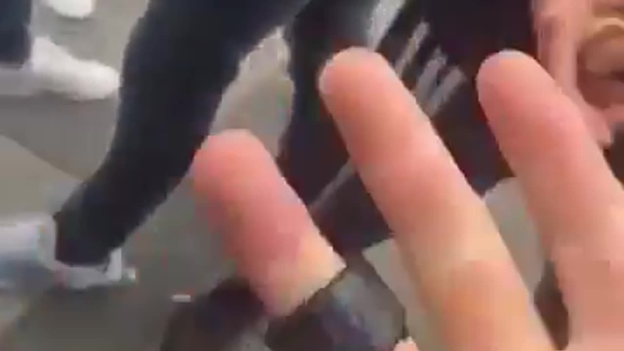 🚨ROMA KIDS IN IRELAND WEARING SPIKED KNUCKLE DUSTERS