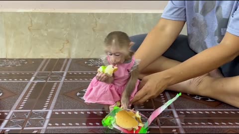 Where Mom!! Little Kobie Cry Moaning Very Soundly Sad While Mom Long Leave Her Alone To Bring Snack,