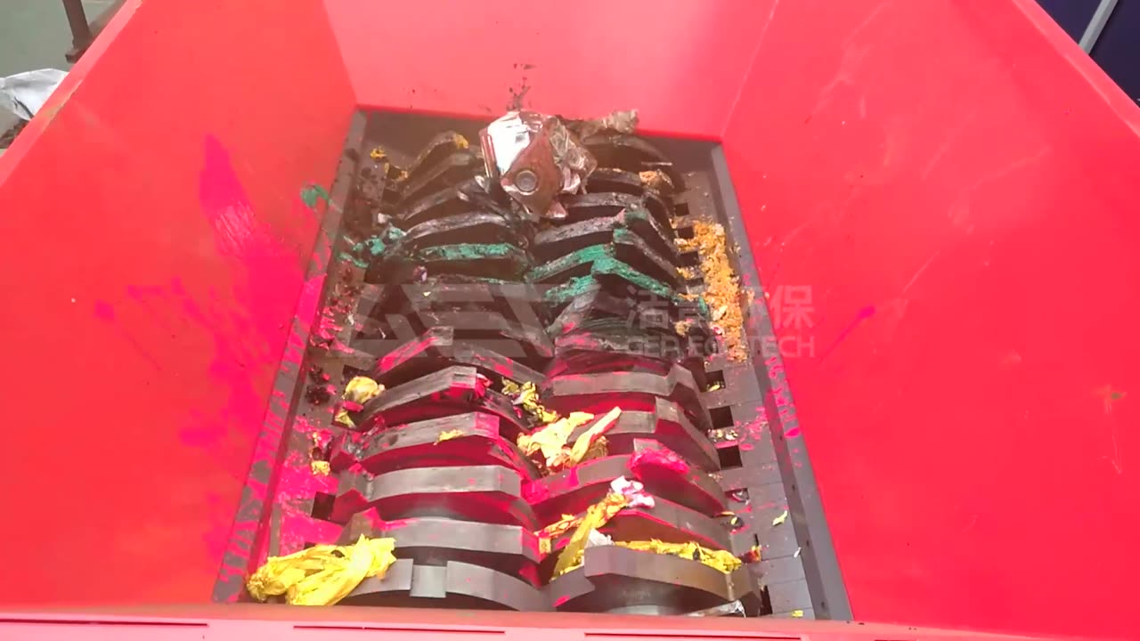 Twin-Shaft Shredder for IBC Tote Recycling Test!