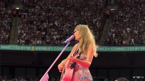 Taylor swift - lover (the eras tour London)