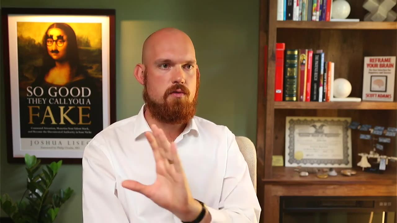 How to Write Catchy Headlines That Give Goosebumps ft. New Trump Book — Daily Persuasion Ep. 28