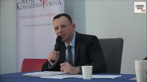 Suwerenna polityka zagraniczna w warunkach kohabitacji - Paweł Momro