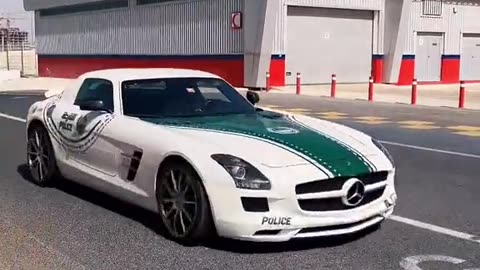 🏎️✨ Discover Dubai's Trendsetting Supercars! | LuxurySportsCars