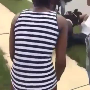 Two Girls Shooting A Fade Turns Into An All Out Brawl