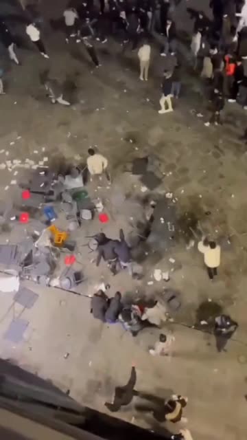 A fight broke out in Florence between North Africans, Italian families fleeing in fear and