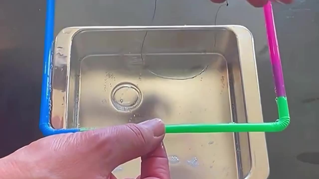 Hole In A Bubble - Beauty Of Physics! 🤯