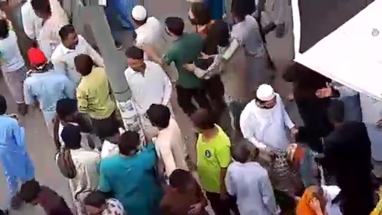 Pakistani men gang ra pe tourists.