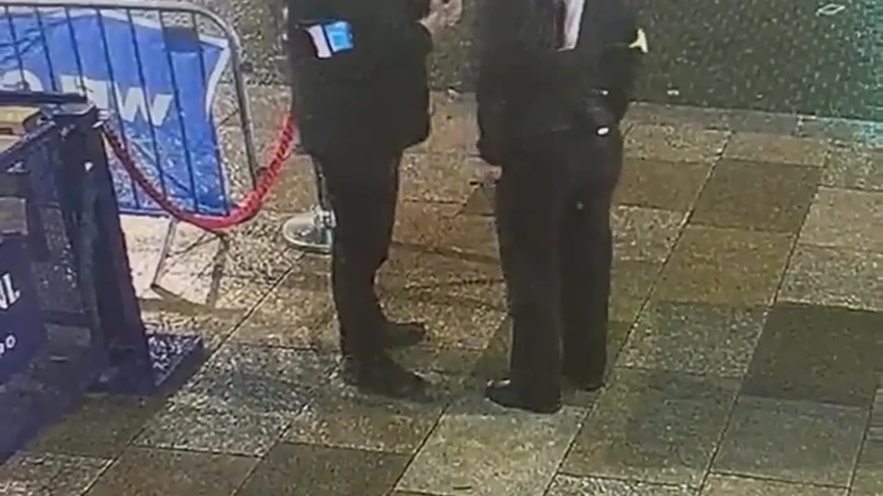 😂☂️ Wait For The Ending... My Umbrella People Need Me! | FunFM