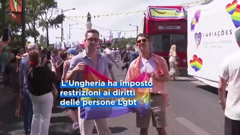 NOTIZIE DAL MONDO EuroPride 2025,la marcia sodomita LGBTQ riempie le strade di Lisbona l'evento principale dei nove giorni di mobilitazione per i diritti alla sodomia LGBTQ