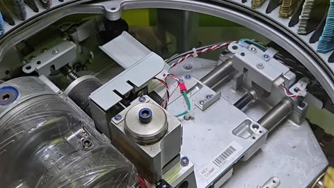 Bad Weather, Bad Locks 😤❄️ | WD-40, New Keys & Let’s MOVE!