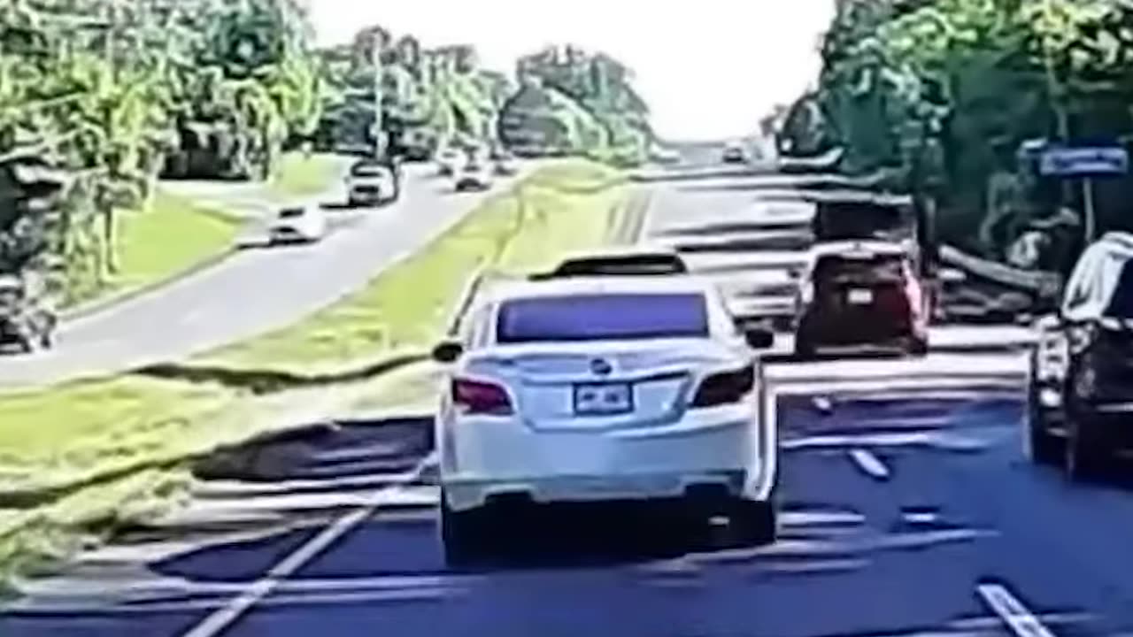 The undercover cop stops the bad driver