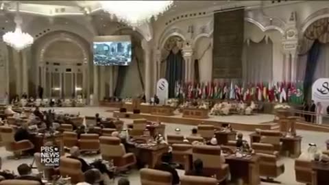 Trump Makes Entire Muslim Crowd GO QUIET With Chilling Speech. Drive Them Out