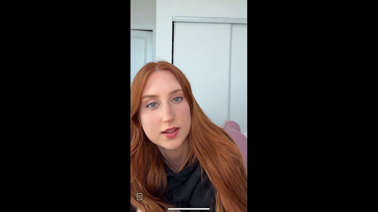 Wonderful Redhead 🖤💖💜