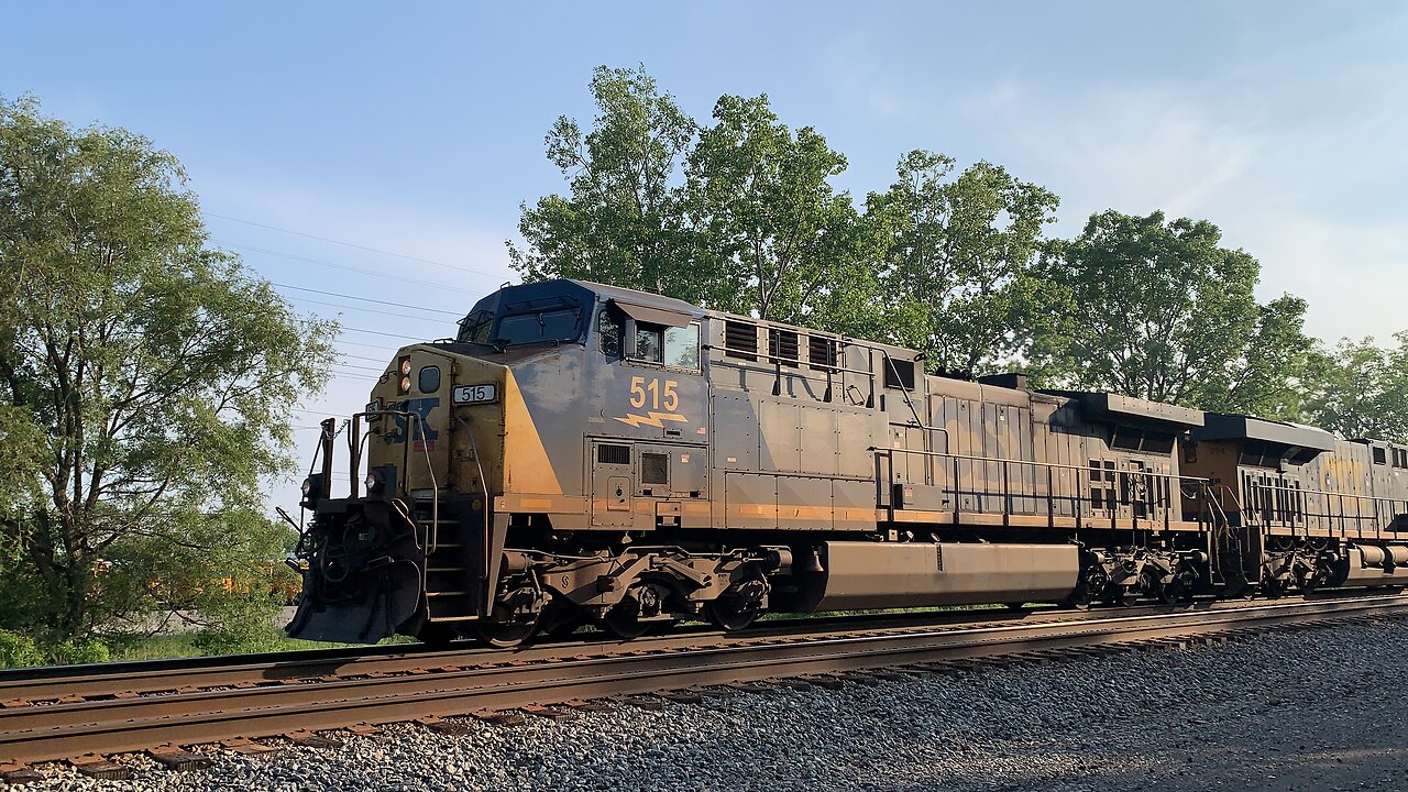CSX Priority Train led by YN 2 515 and 714
