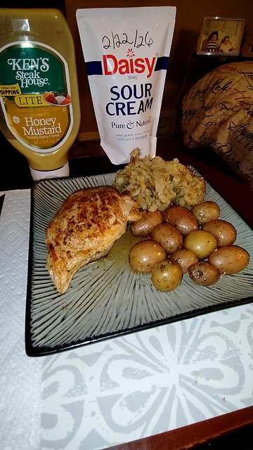 Eating Tyson Boneless Skinless Chicken Breasts, Dbn, MI, 1/4/26