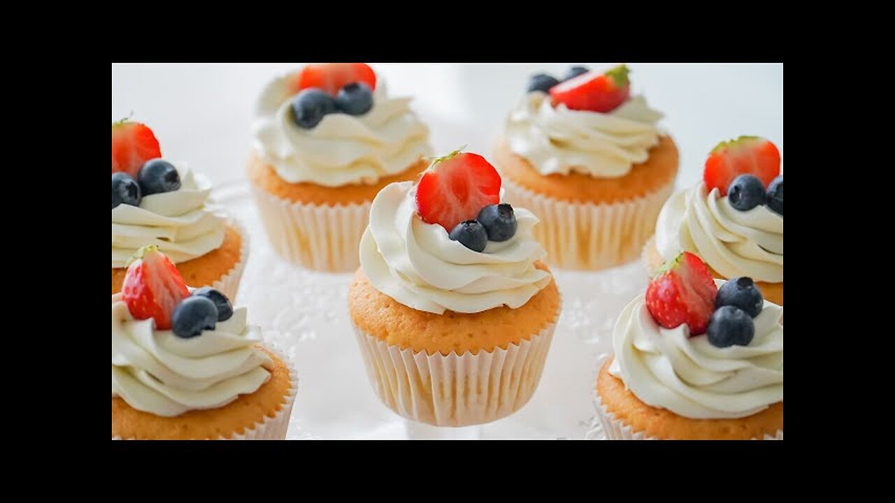 Fluffy Homemade Vanilla Cake Recipe | Perfect for Any Occasion! 🍰✨