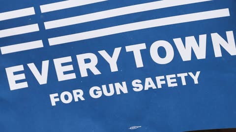 ¿Everytown gun safety quiere enseñarte sobre armas?