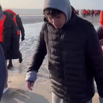 Hordes of fake asylum seekers from Pakistan have just invaded England via