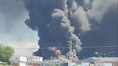 An explosion at a chemical plant near Spain's Seville leads to warnings for thousands