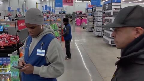 HILARIOUS! Somali Walmart Employees Can't Speak English