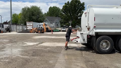 Water Truck 4,000 Gallon 2017 Freightliner M2 106 Cummins Diesel 8LL