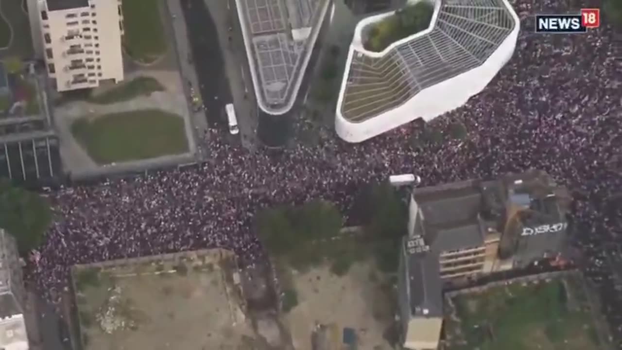 According to police accounts, more than three million patriots gathered on the streets of London