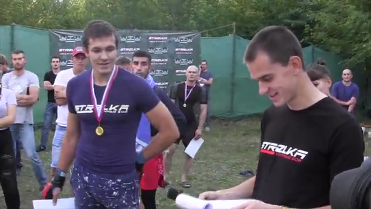 Man from the crowd vs MMA Fighter !!! Fast Fight!