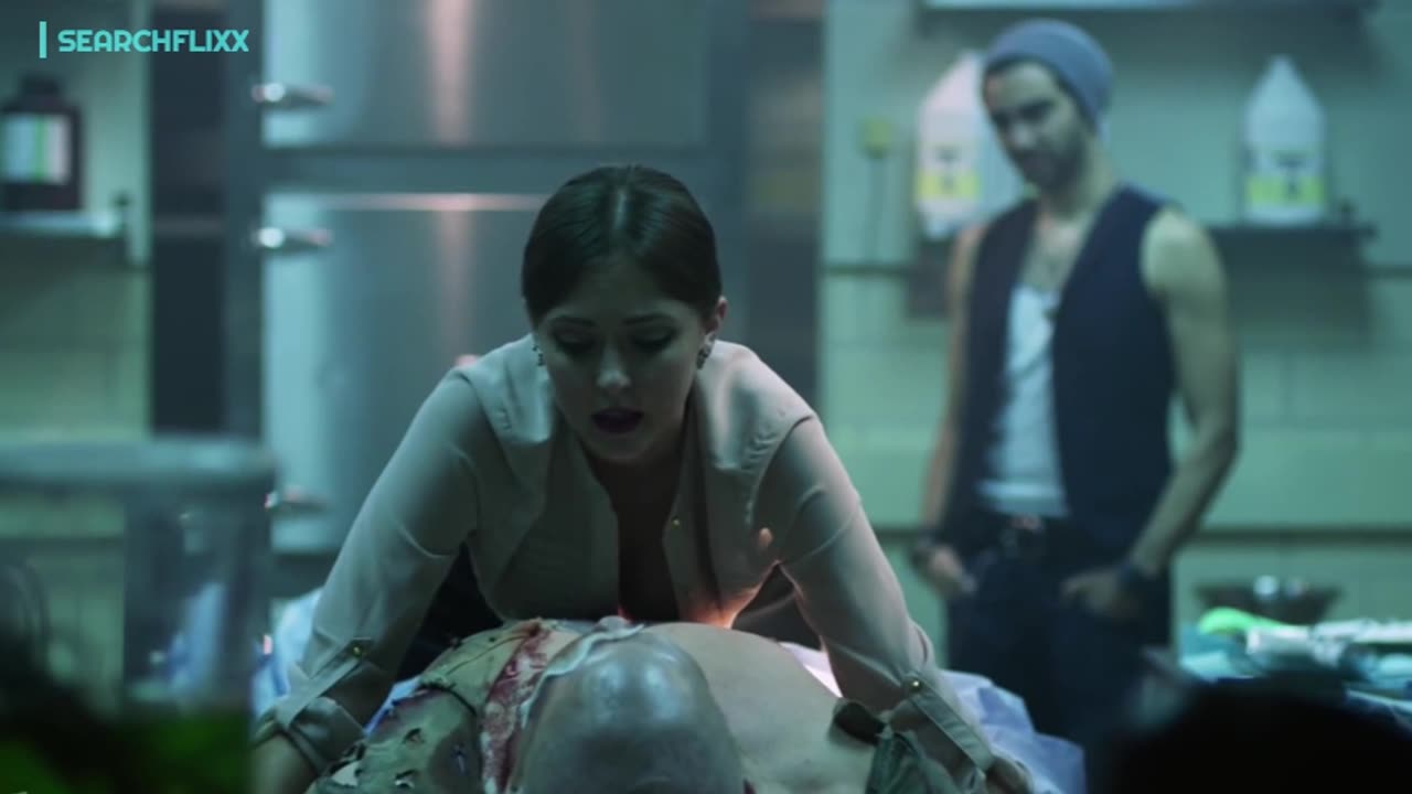 Tamara fools around with the dead body of a serial killer… and her boyfriend gets jealous?!😈🩸