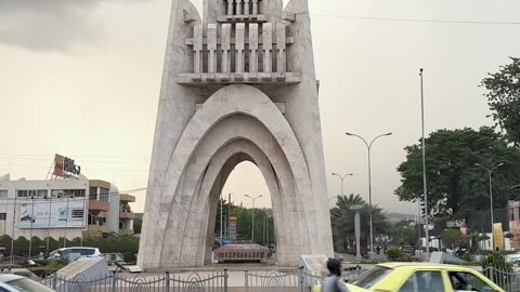 MALI REJECTS COLONIAL RELICS, CELEBRATES REVOLUTIONARIES