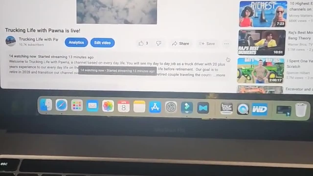 WE'RE LIVE RIGHT NOW FOR THE ECLIPSE #ourtruckinglife #trucker #reallifetruckers #2024eclipse