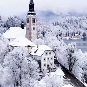 17th century church dedicated to the Assumption of Mary.