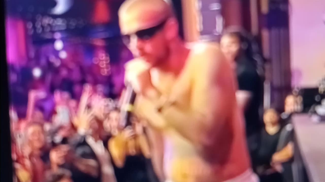 Man tricks club into thinking he's Justin bieber....runs up $10k bill