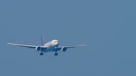 Thai Airways approach landing