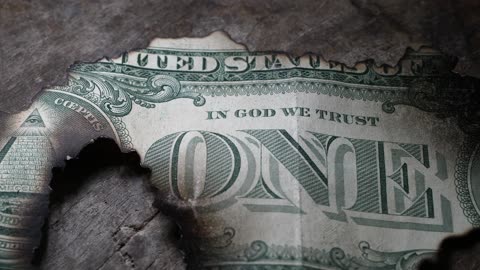 Warning to Retirees — The Fed Is Killing Your Retirement, and Gold Is Rising
