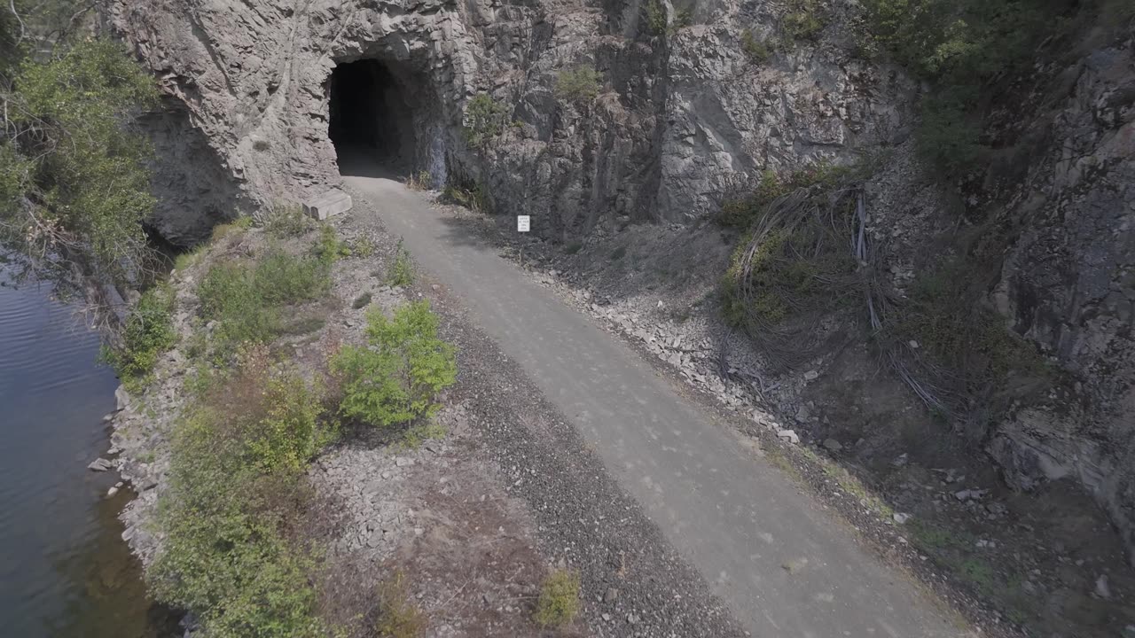 Rail-Trail Tunnel No Lut