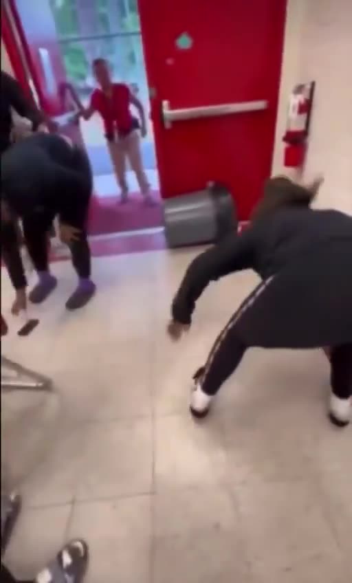 Why They All Screaming Like That?! | Wild Street Fight Reactions