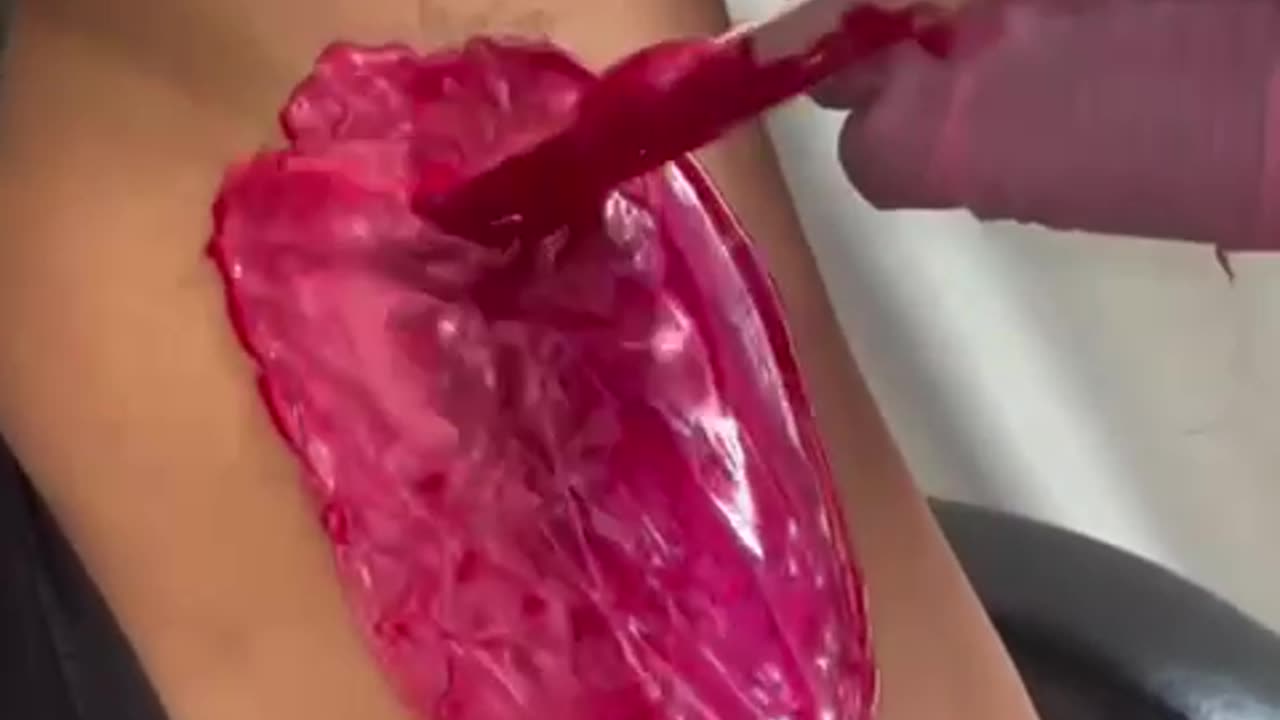 Underarm Waxing in Rhode Island Using Cherry Desire Scented Hard Wax by @glogetteresthetics_