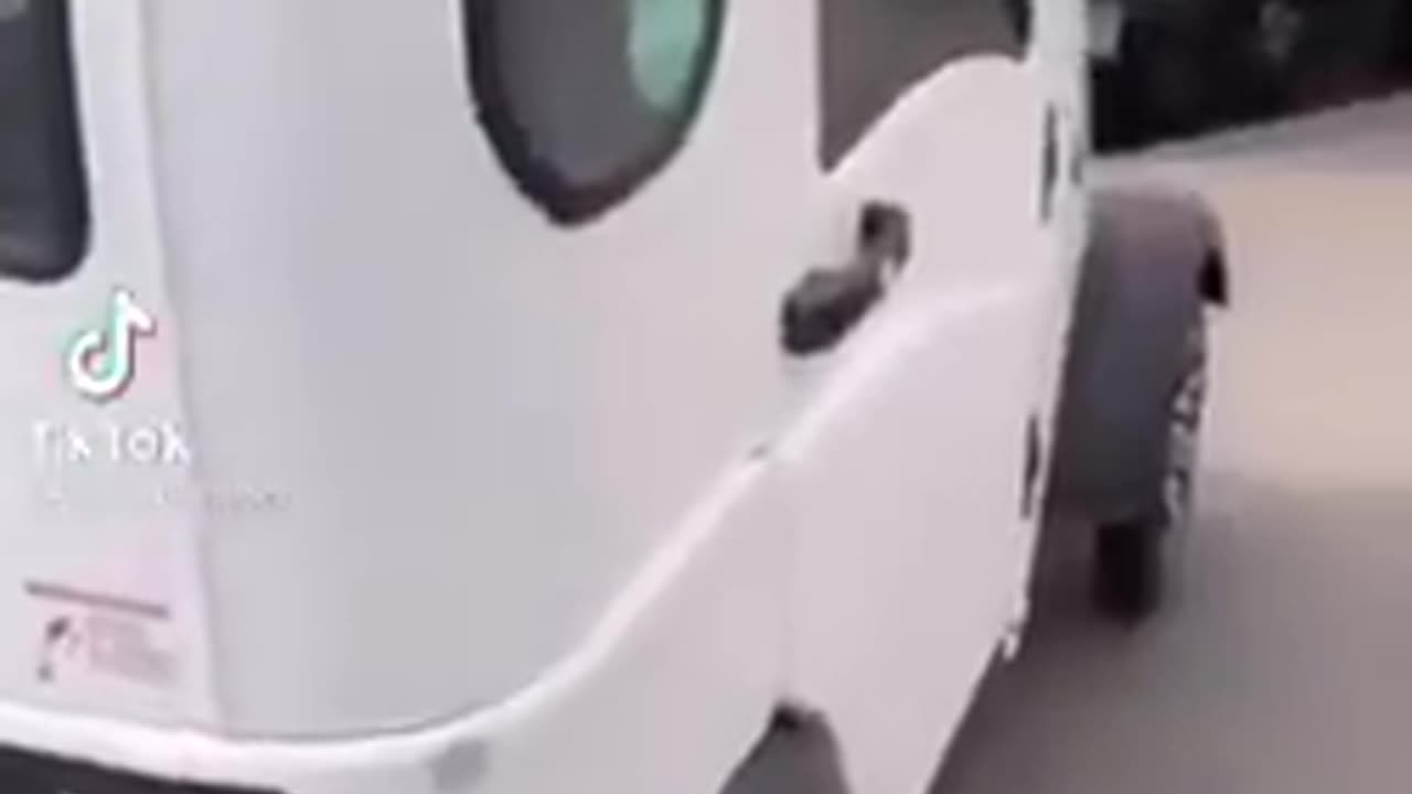 “世界揭露13_1”惡魔當道！達沃斯Davos會議中，明目張膽地給權貴們運送從稚嫩的幼童身上殘暴取下的“腎上腺素紅”（Androcrome，簡直變態、邪惡無底限！））