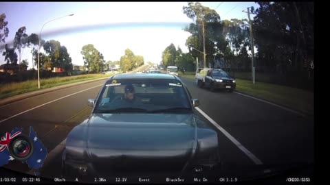 Aussiecams - P plater finds out hard way to keep eyes on the road! Prestons NSW
