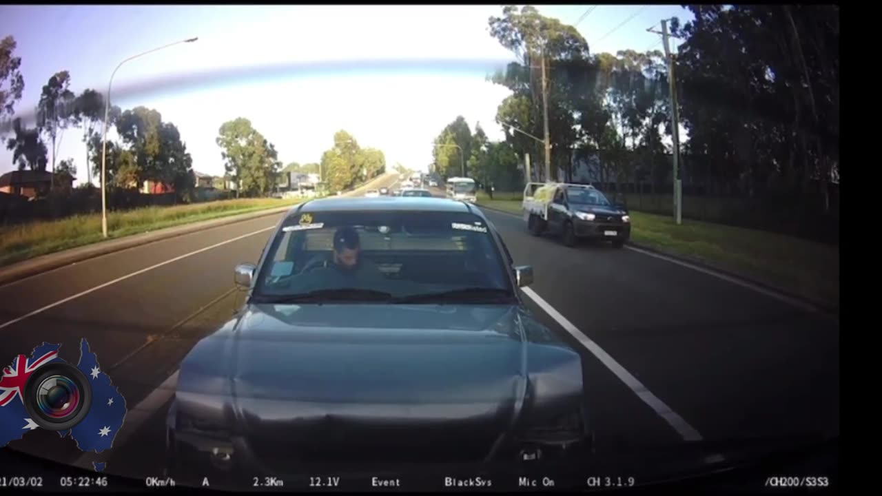 Aussiecams - P plater finds out hard way to keep eyes on the road! Prestons NSW