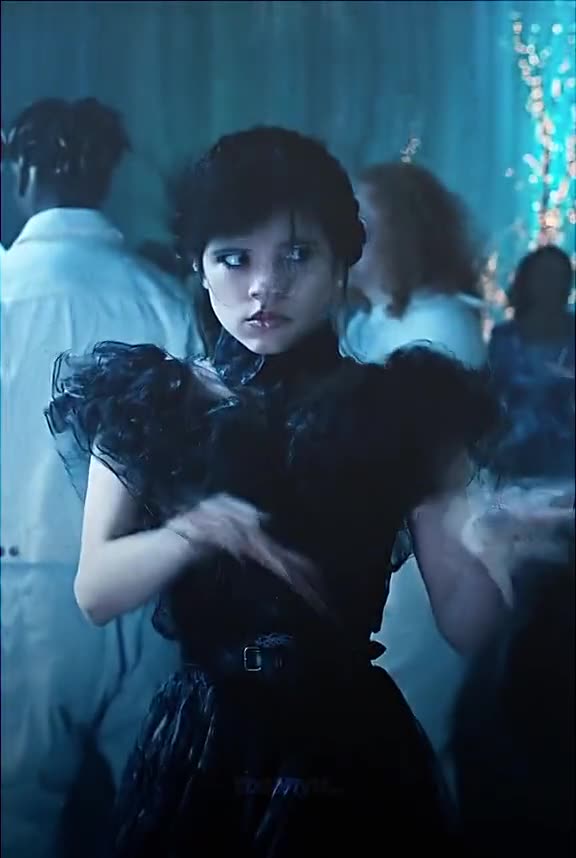 This dance #wednesday #wednesdayaddams #fy #netflix #wednesdayedit #wednesdaynetflix #merlina #jenna