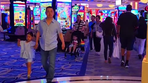 Walking 🚶‍♂️ into the Venetian Las Vegas