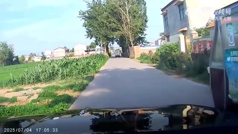 🚧🤯 Unexpected Road Obstacle! Watch What Happens Next | FunFM