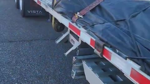 SECUREMENT #ourtruckinglife #reallifetruckers #truckdriver #atruckerslife #vistatrans