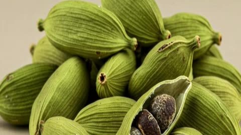 सर्दियों में हरी इलाइची खाने के तीन ज़बरदस्त फायदेhealth #trend #short #facts #viral #reels