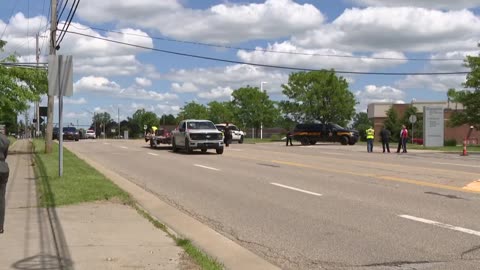 Teen dies after falling off trailer during Memorial Day parade in Green