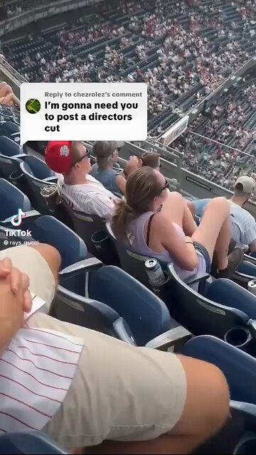 2 Finger Discount at the Yankees game is crazy work 💀
