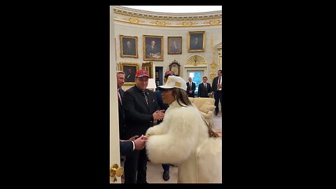 NICKI MINAJ surprises Auto Workers for Trump in the Oval Office