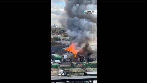 Major Fire Erupted at Warehouse Storing Cylinders & Fireworks in Southall, London, 11/25/25