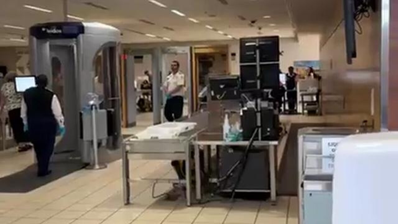 LEID0S AIRPORT RADIATI0N WEAP0N 💉Dr. Darrell Wolfe